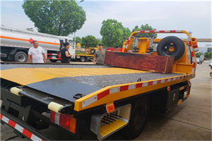 红山附近拖车电话号码服务