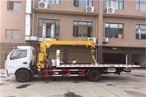 红山附近汽车轮胎更换